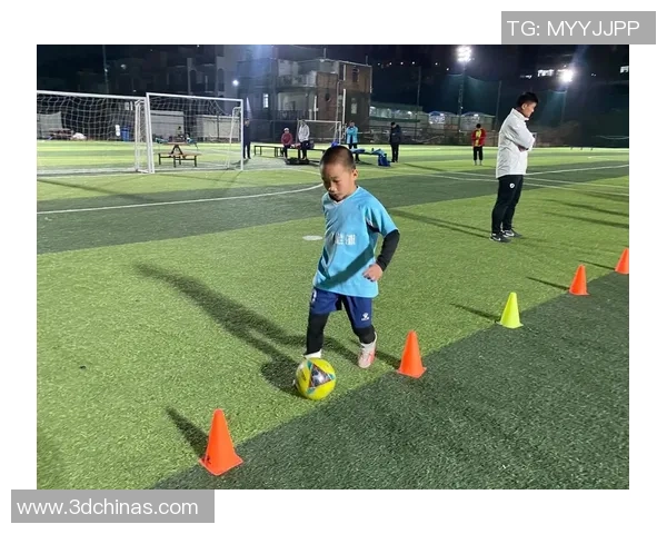 国际球星经典足球动作全景解析展现绿茵场上的速度与激情